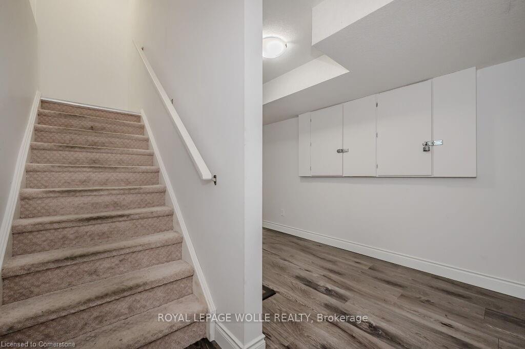 Photo 4 of Unit B, 286 Carriage Way, Waterloo — HOMEH