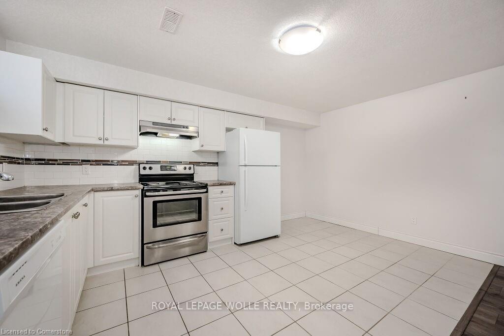 Photo 14 of Unit B, 286 Carriage Way, Waterloo — HOMEH