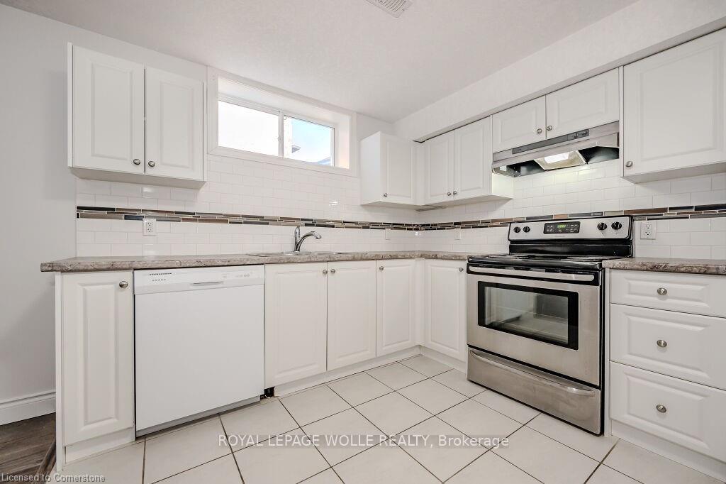 Photo 15 of Unit B, 286 Carriage Way, Waterloo — HOMEH
