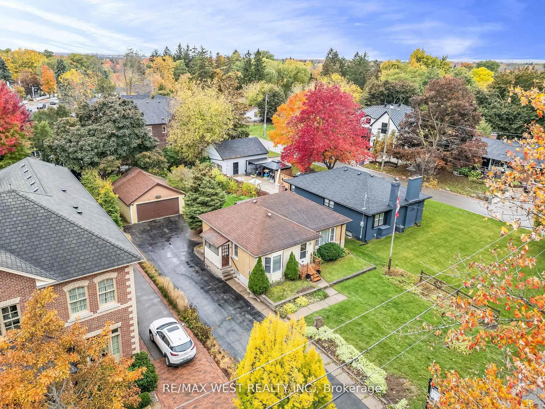 Photo 2 of 90 Napier Street, Vaughan, Kleinburg — HOMEH