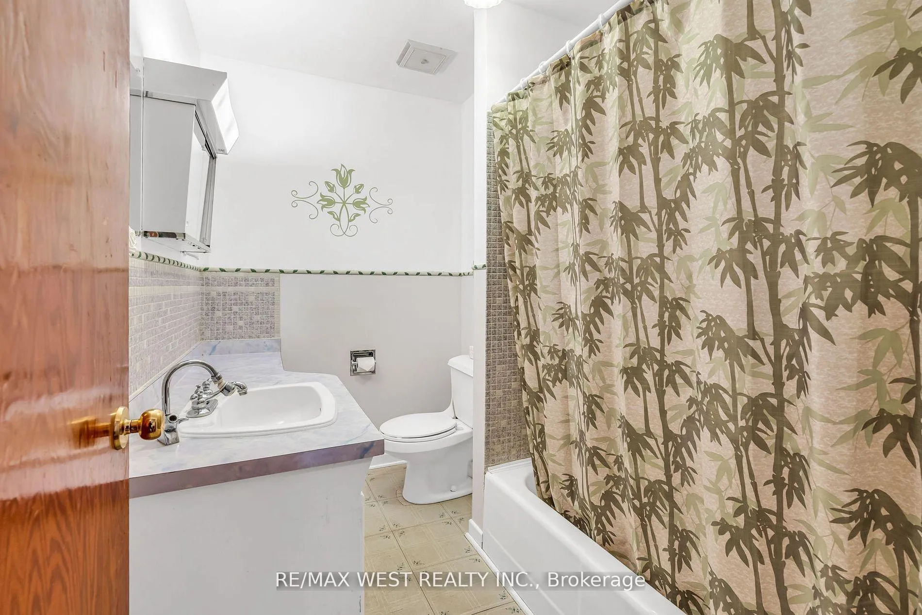 Photo 5 of 90 Napier Street, Vaughan, Kleinburg — HOMEH