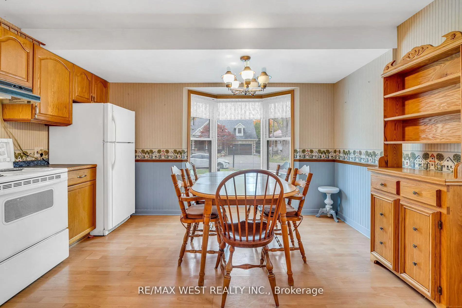 Photo 6 of 90 Napier Street, Vaughan, Kleinburg — HOMEH