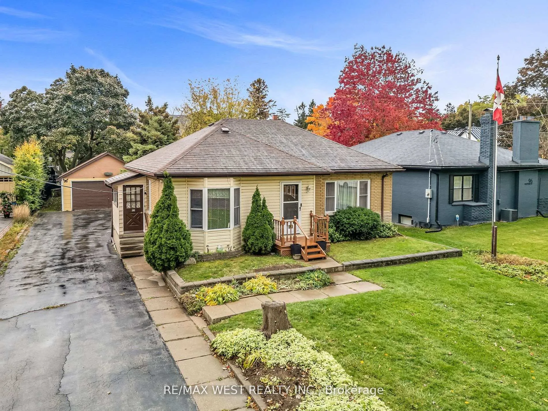 Photo 7 of 90 Napier Street, Vaughan, Kleinburg — HOMEH