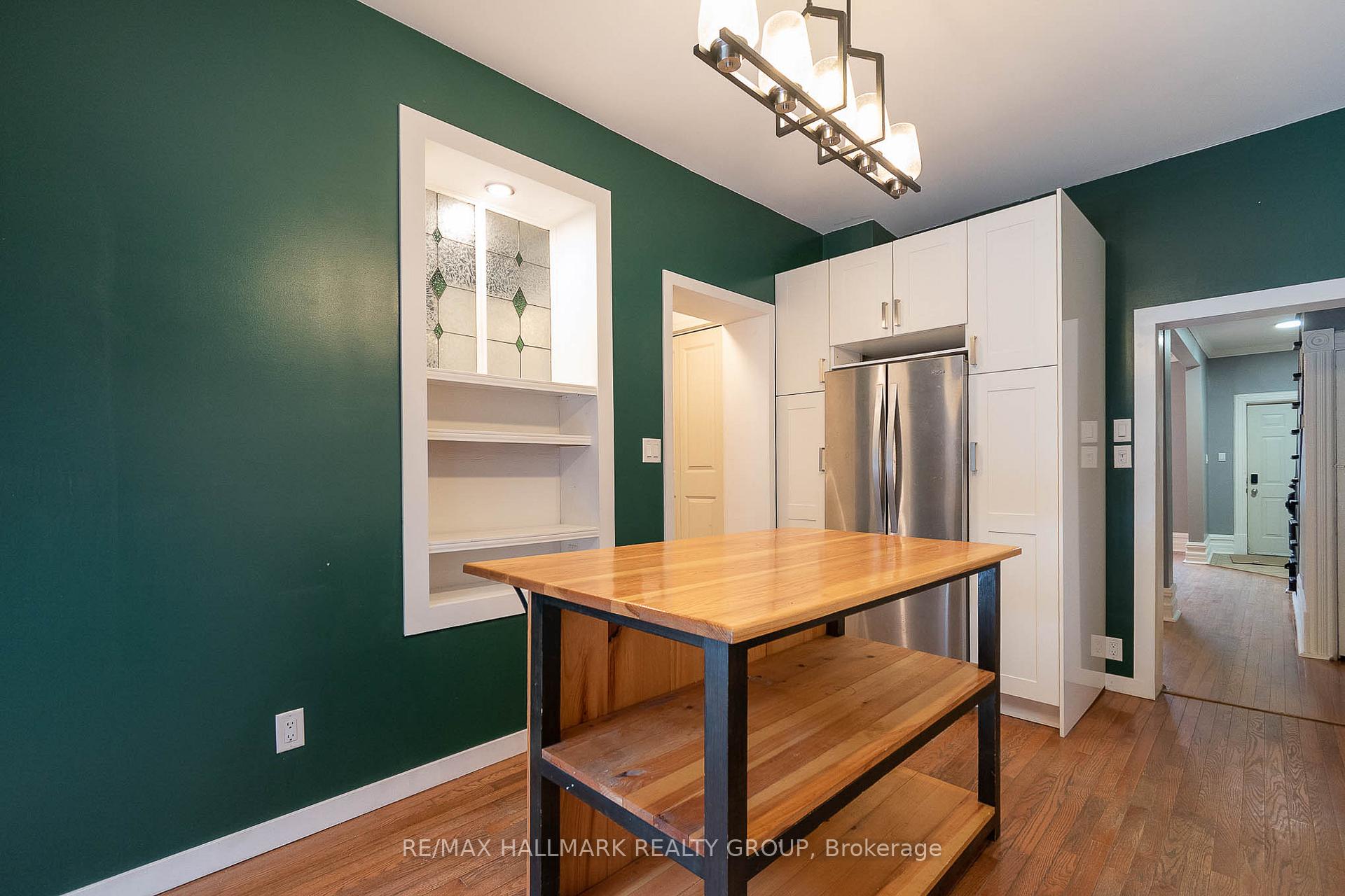 Photo 10 of 243 Booth Street, Ottawa, West Centre Town — HOMEH