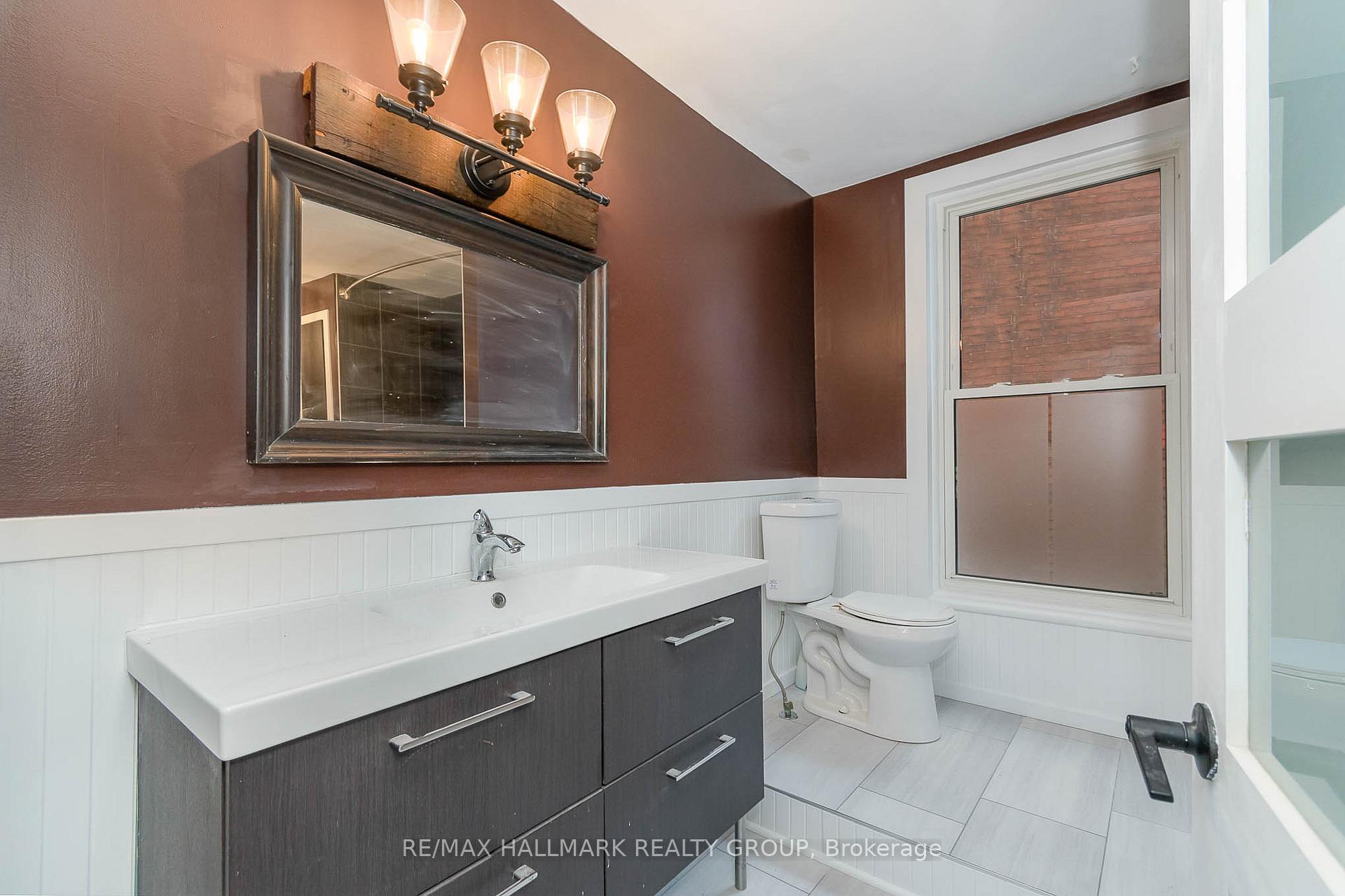 Photo 17 of 243 Booth Street, Ottawa, West Centre Town — HOMEH