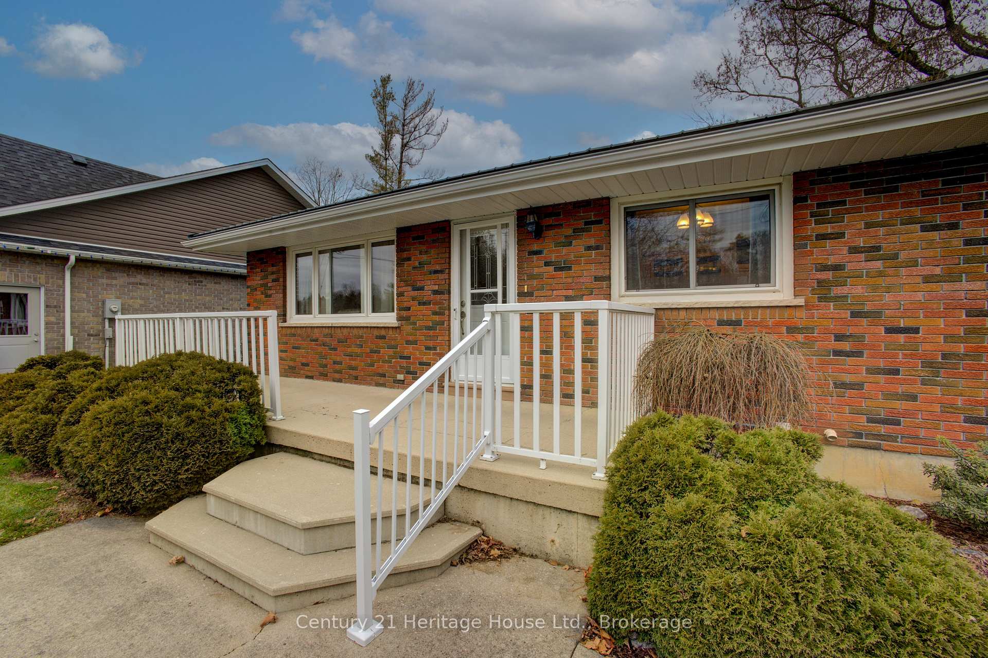 Photo 5 of 175 Cross Street S, West Grey — HOMEH