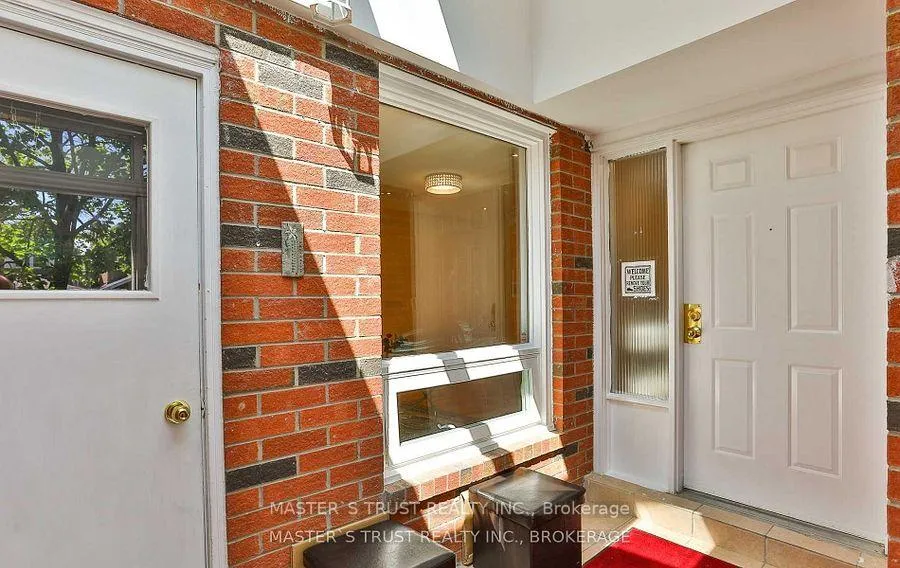 Photo 4 of 124 Heatherton Way, Vaughan, Crestwood-Springfarm-Yorkhill — HOMEH