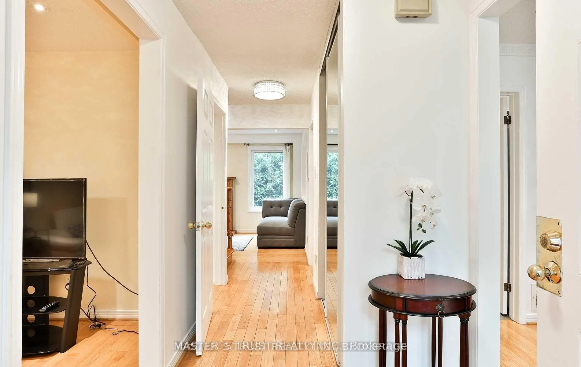 Photo 5 of 124 Heatherton Way, Vaughan, Crestwood-Springfarm-Yorkhill — HOMEH