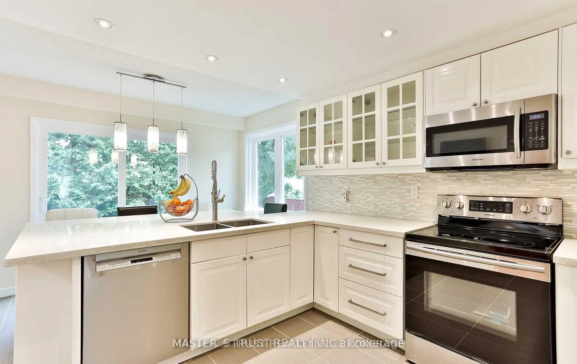Photo 11 of 124 Heatherton Way, Vaughan, Crestwood-Springfarm-Yorkhill — HOMEH