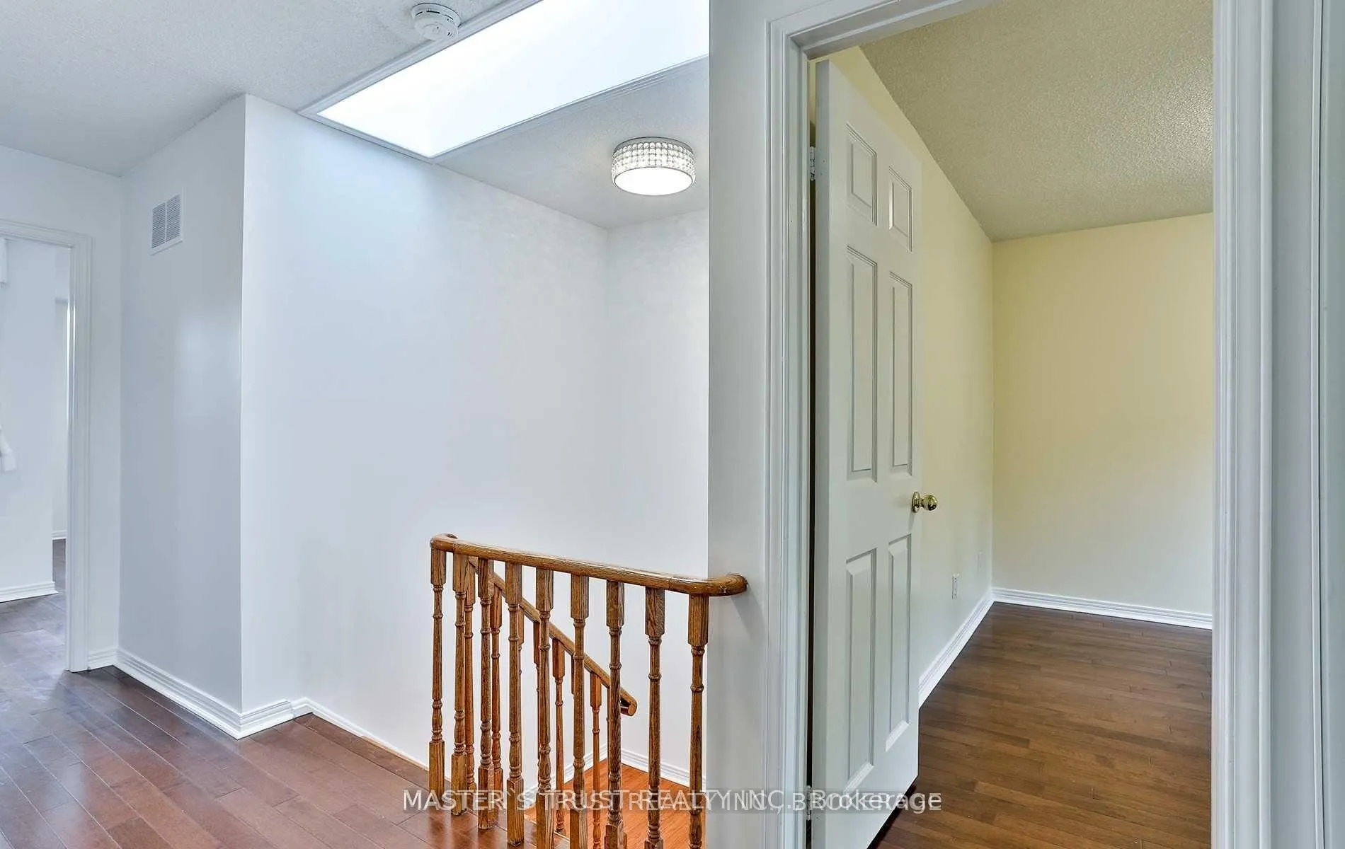 Photo 12 of 124 Heatherton Way, Vaughan, Crestwood-Springfarm-Yorkhill — HOMEH
