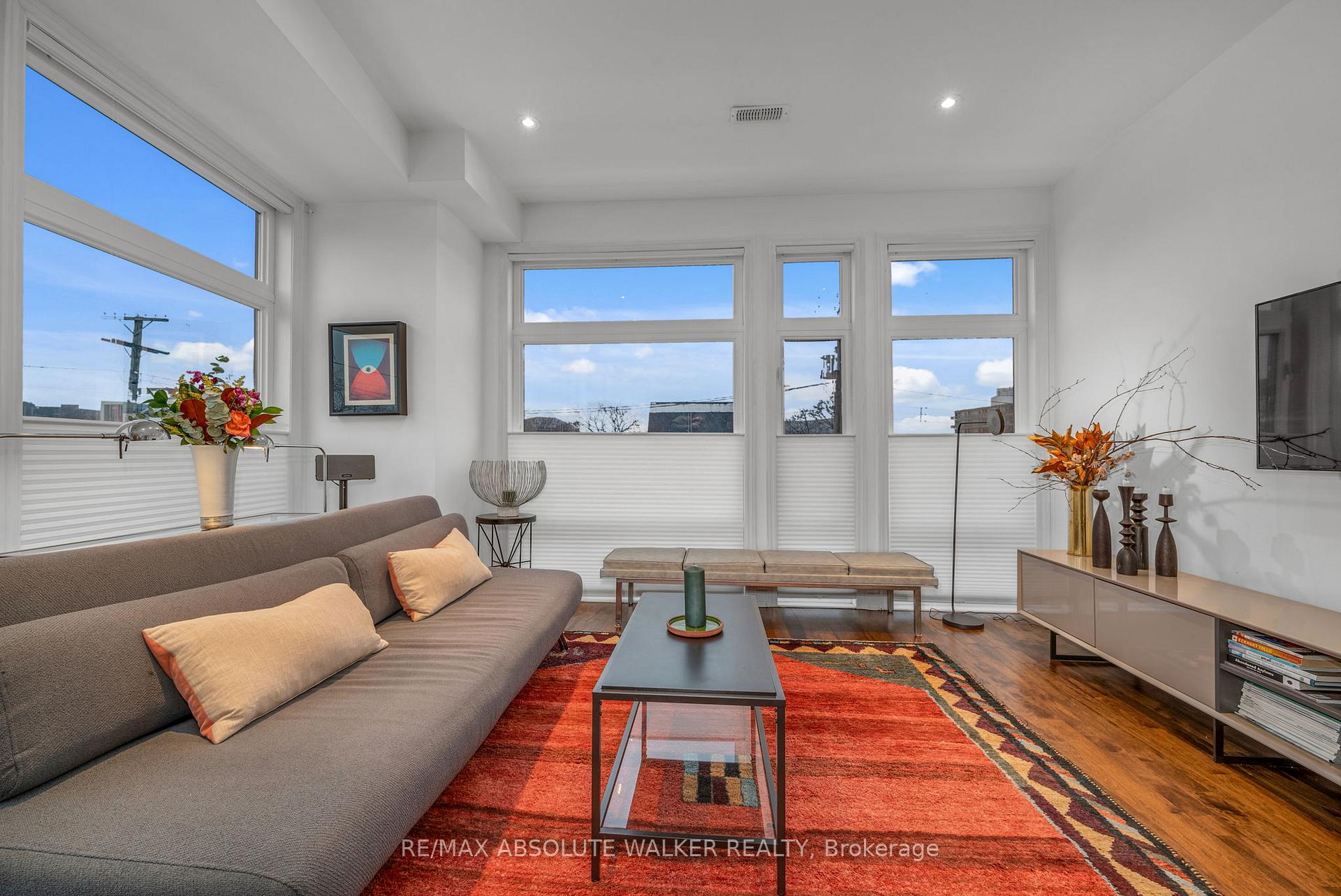 Photo 3 of Unit B, 744 Gladstone Avenue, Ottawa, West Centre Town — HOMEH