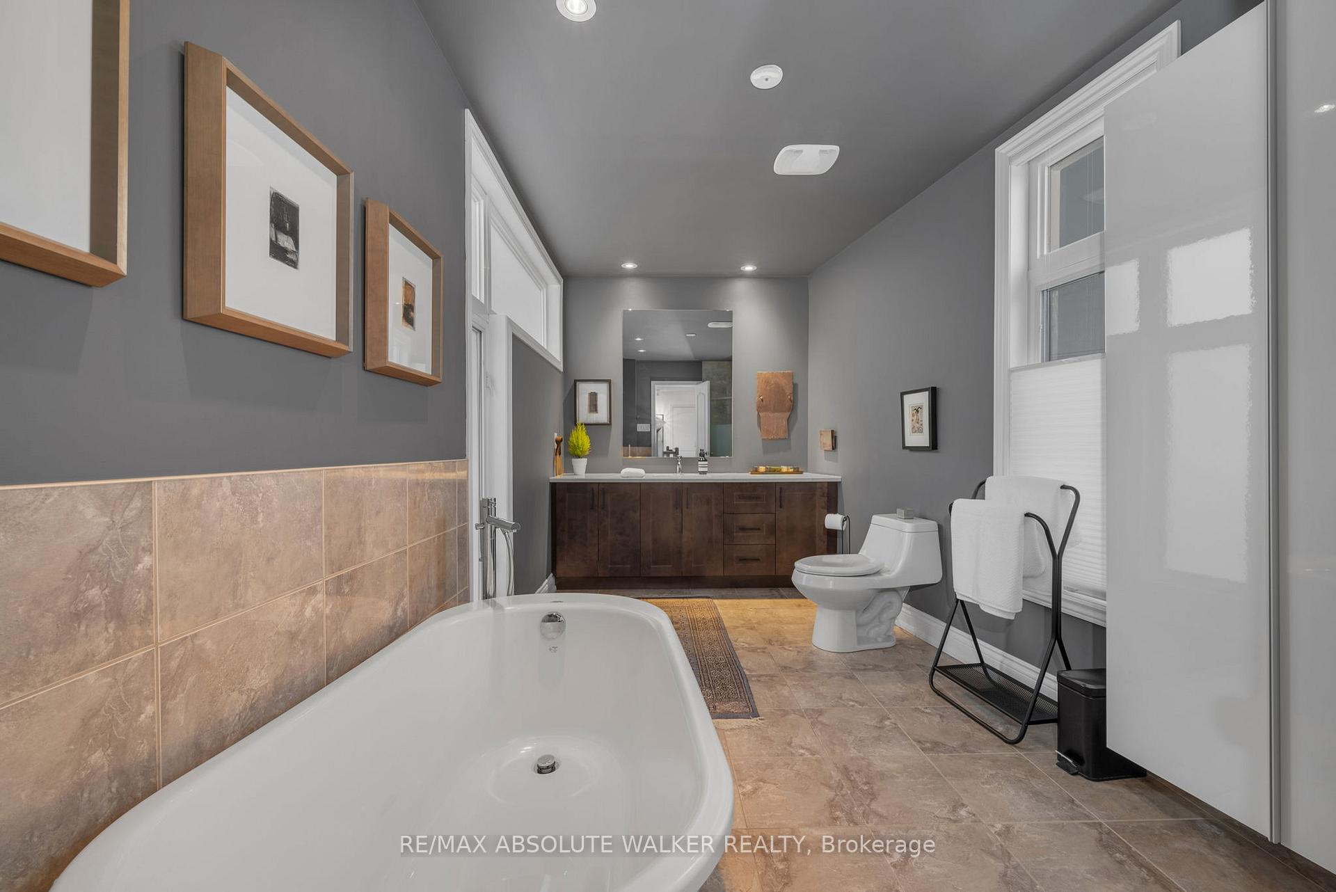 Photo 23 of Unit B, 744 Gladstone Avenue, Ottawa, West Centre Town — HOMEH