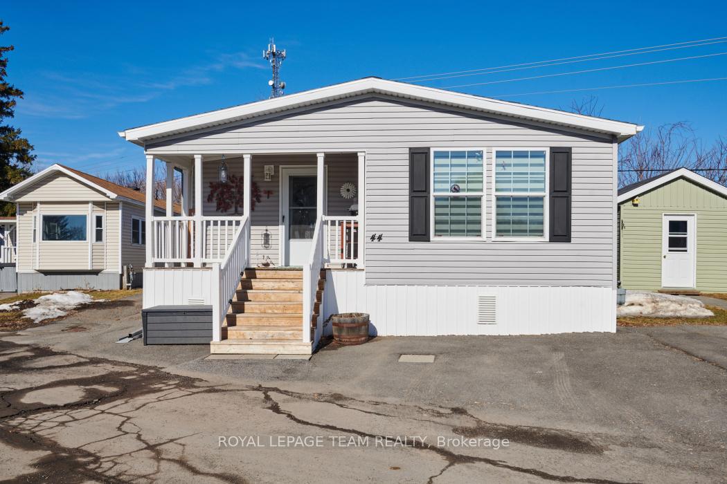 Photo 2 of 44 Ash Street, Ottawa, Bellwood - Industrial Park — HOMEH