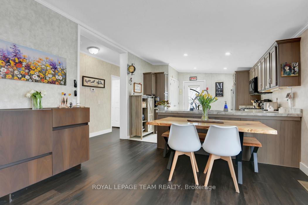 Photo 12 of 44 Ash Street, Ottawa, Bellwood - Industrial Park — HOMEH