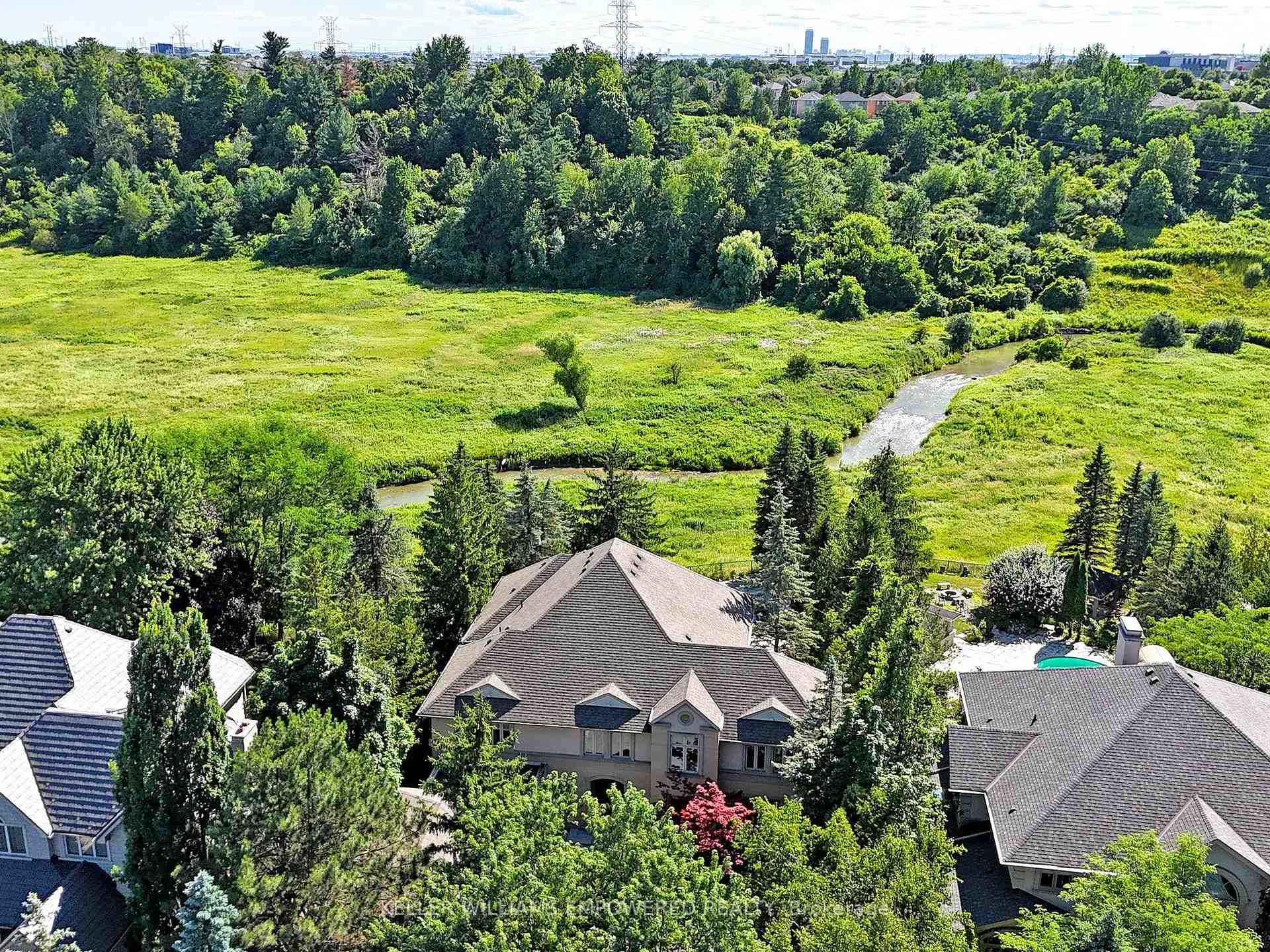 Photo 2 of 90 Humberview Drive, Vaughan, Islington Woods — HOMEH