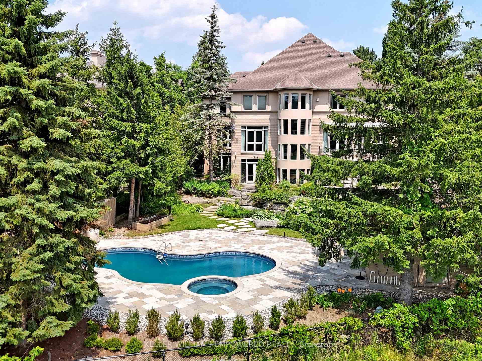 Photo 5 of 90 Humberview Drive, Vaughan, Islington Woods — HOMEH