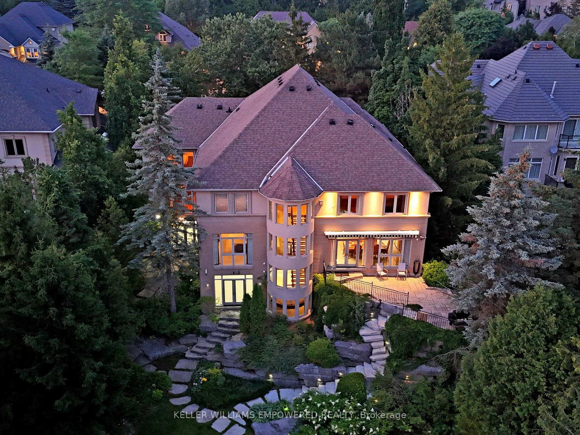 Photo 46 of 90 Humberview Drive, Vaughan, Islington Woods — HOMEH