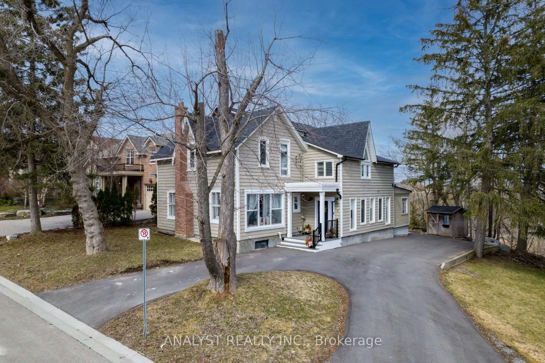 Photo 2 of 9 Napier Street, Vaughan, Kleinburg — HOMEH