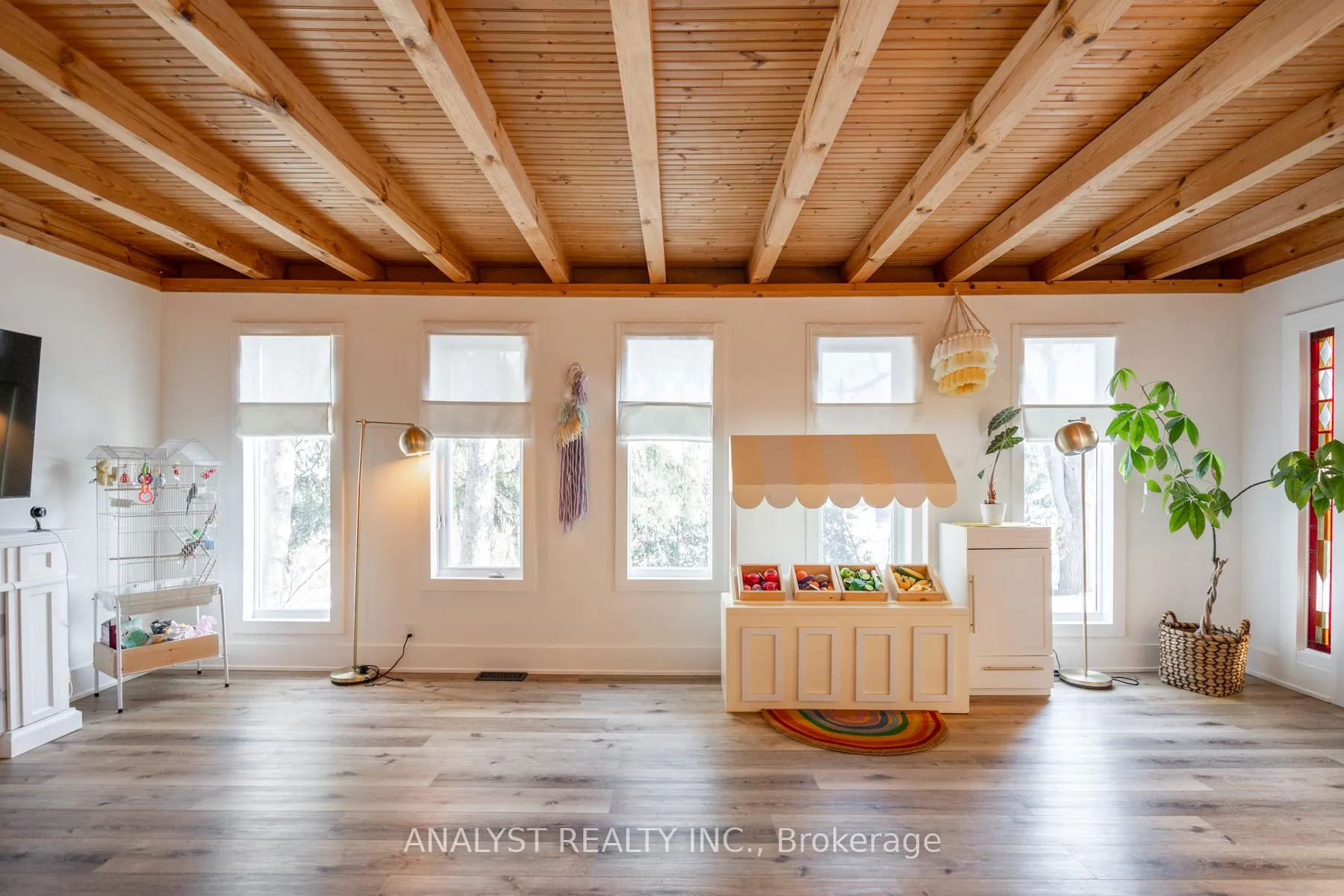 Photo 9 of 9 Napier Street, Vaughan, Kleinburg — HOMEH