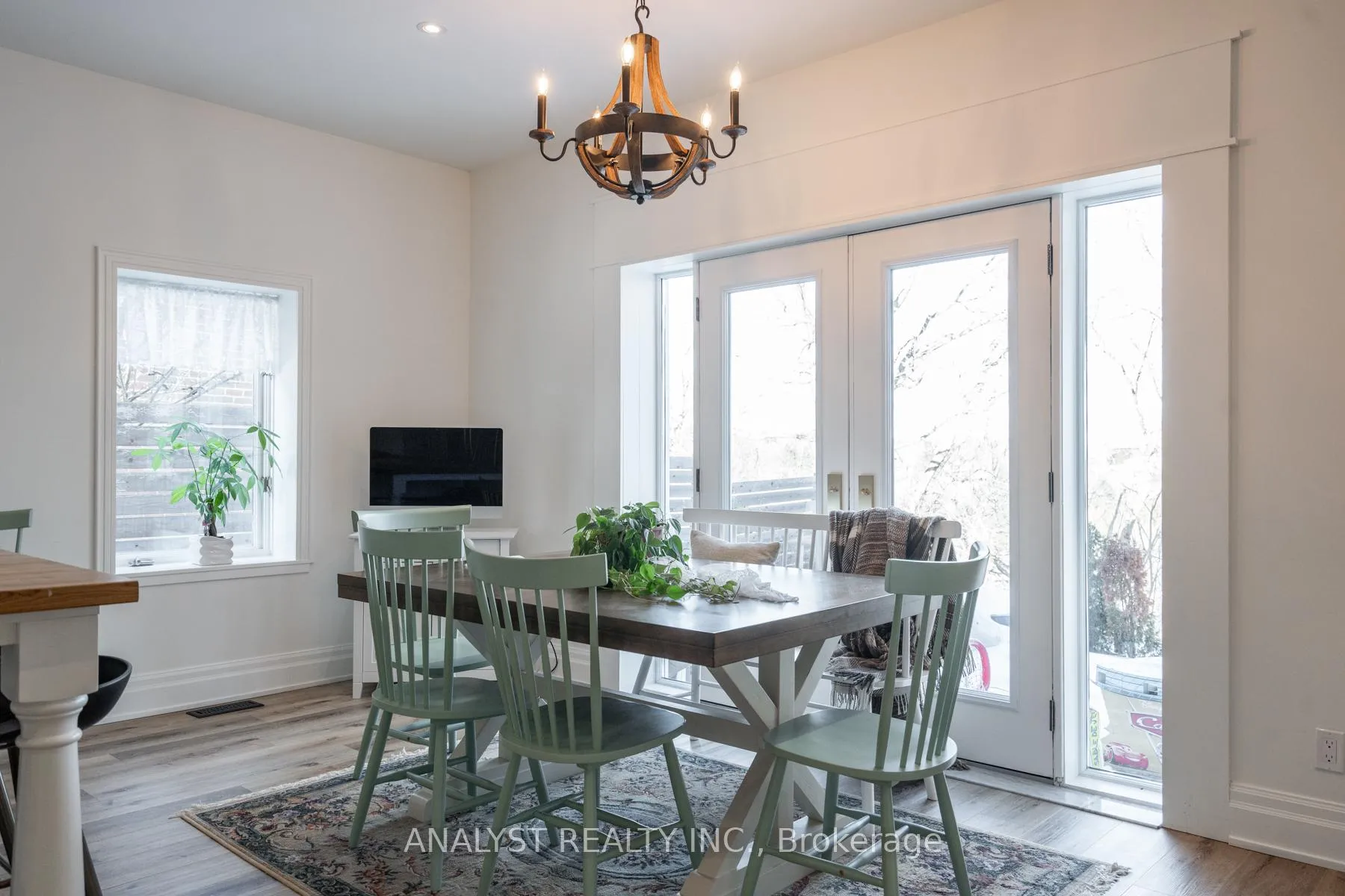Photo 16 of 9 Napier Street, Vaughan, Kleinburg — HOMEH