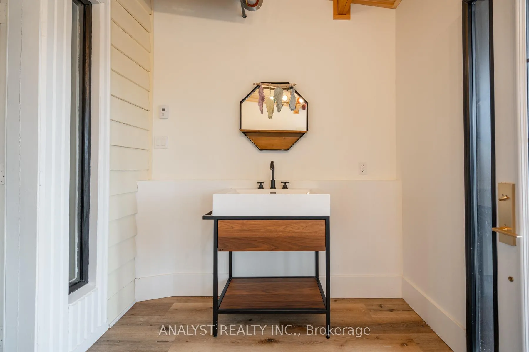 Photo 31 of 9 Napier Street, Vaughan, Kleinburg — HOMEH