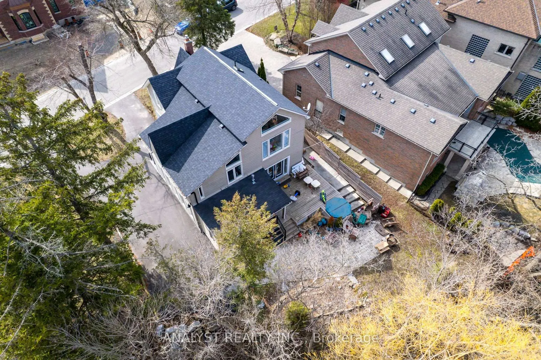 Photo 39 of 9 Napier Street, Vaughan, Kleinburg — HOMEH