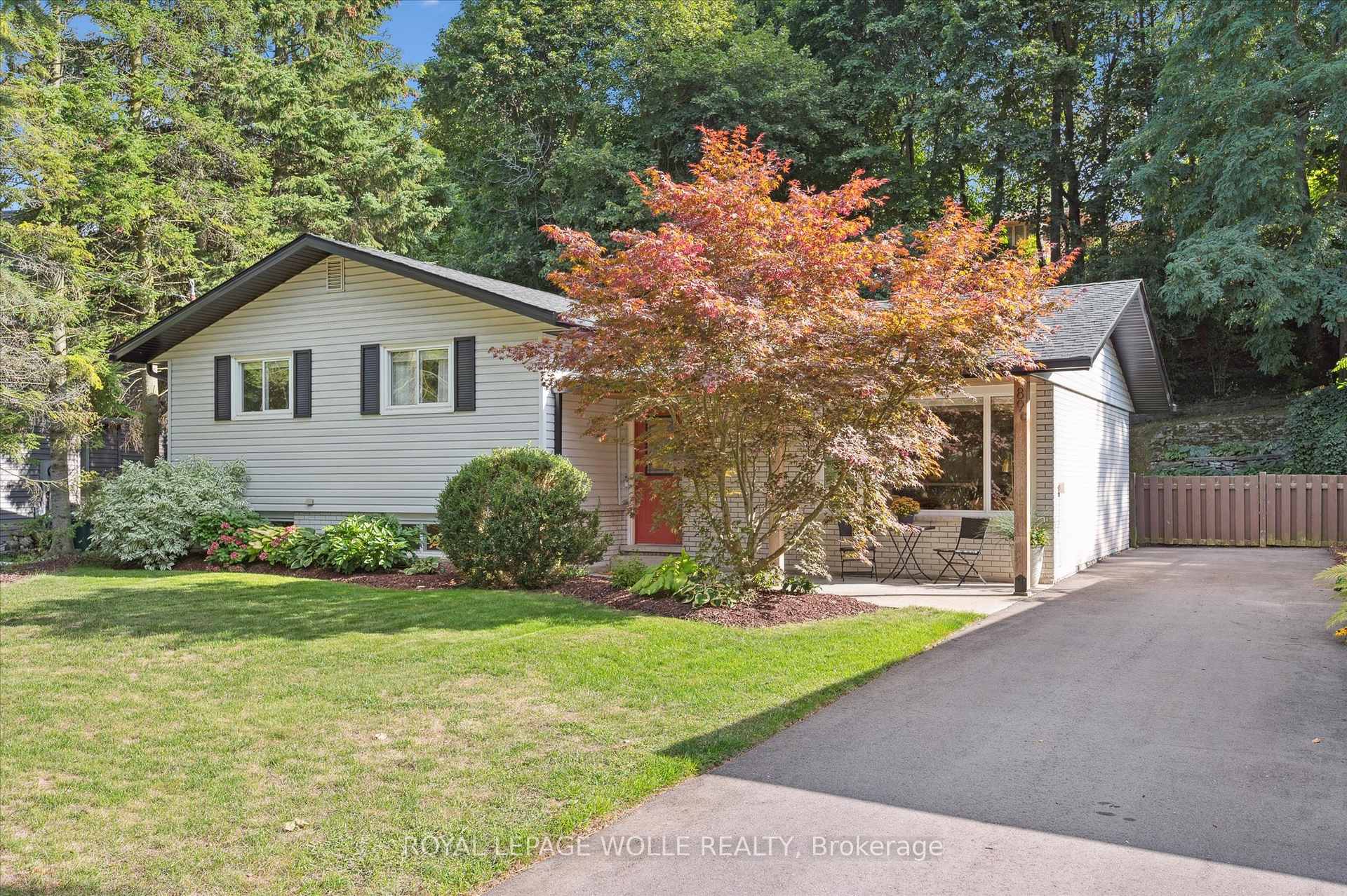 Photo 3 of 89 Mayfield Avenue, Waterloo — HOMEH
