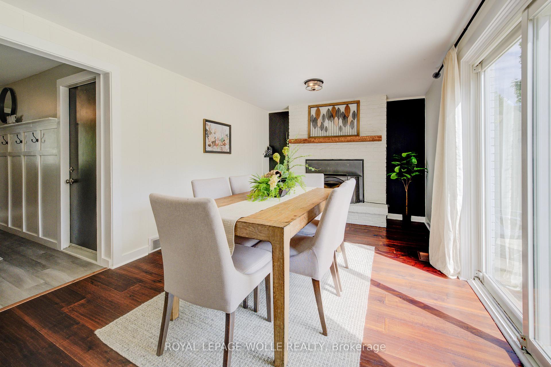 Photo 8 of 311 Sandowne Drive, Waterloo — HOMEH