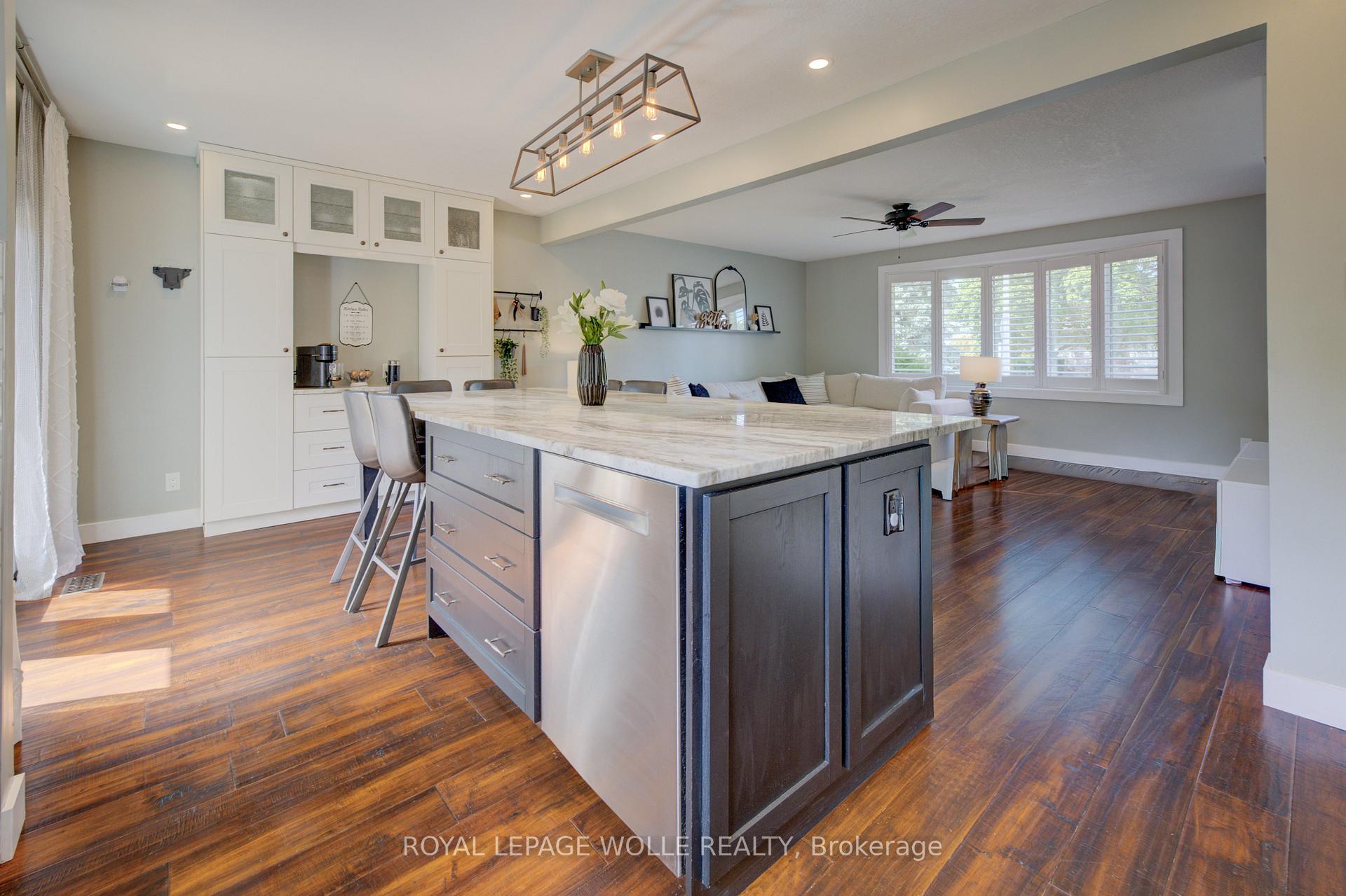 Photo 15 of 311 Sandowne Drive, Waterloo — HOMEH