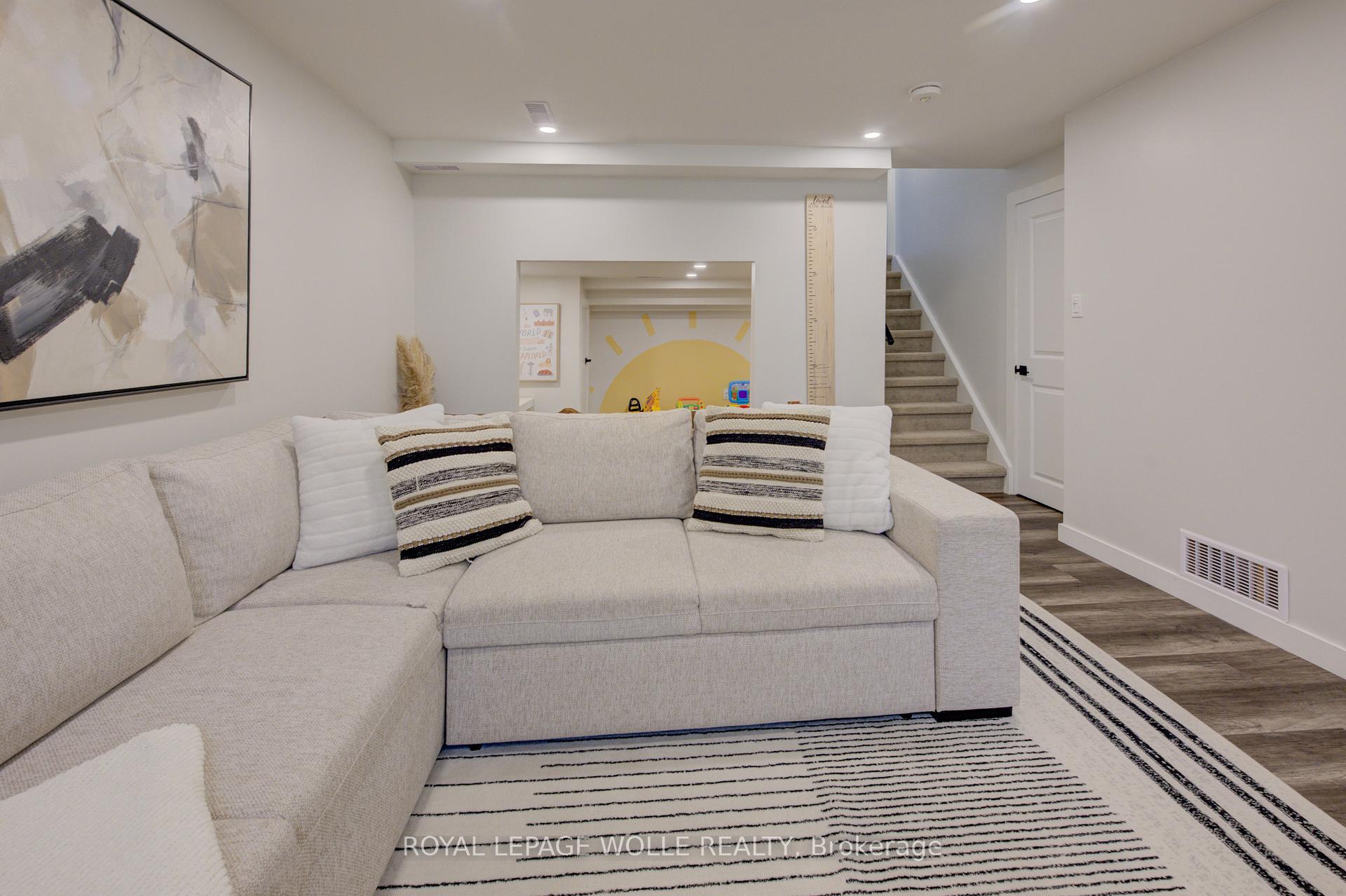 Photo 23 of 311 Sandowne Drive, Waterloo — HOMEH