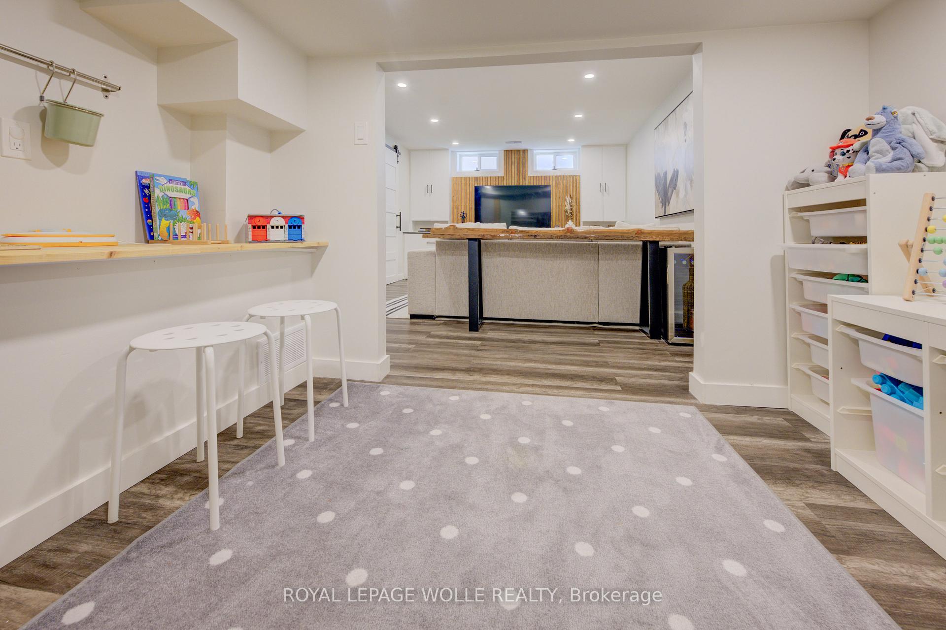 Photo 25 of 311 Sandowne Drive, Waterloo — HOMEH
