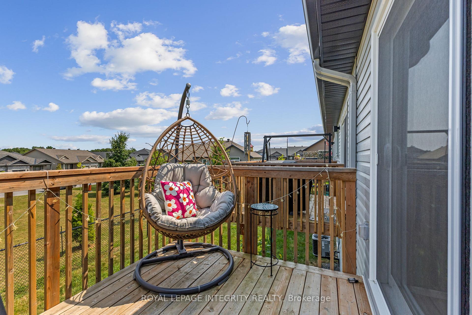 Photo 13 of 29 Morgan Clouthier Way, Arnprior — HOMEH