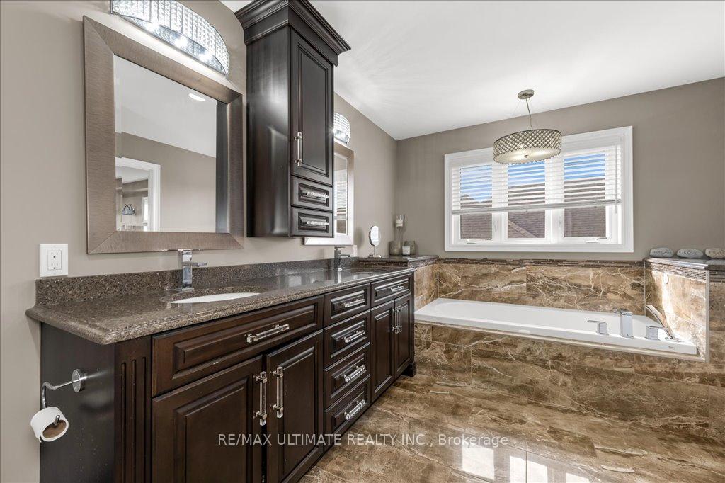 Photo 16 of 255 Colbeck Drive, Welland, Coyle Creek — HOMEH
