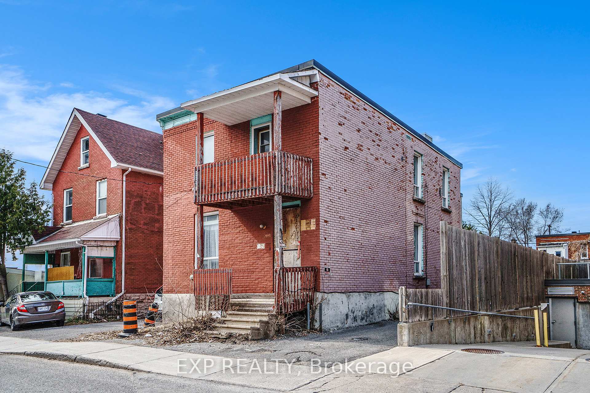 Photo 2 of 13 Balsam Street, Ottawa, West Centre Town — HOMEH