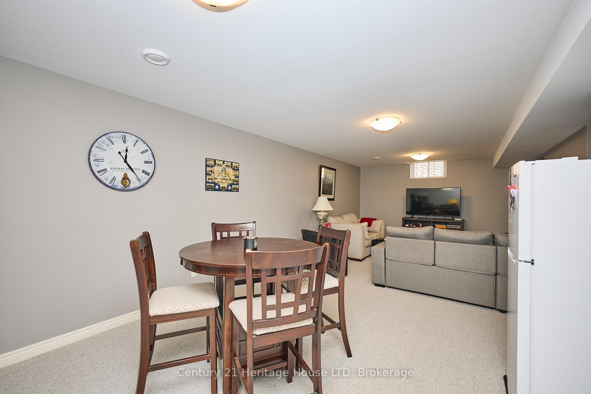 Photo 11 of 450 Classic Avenue, Welland, Lincoln/Crowland — HOMEH