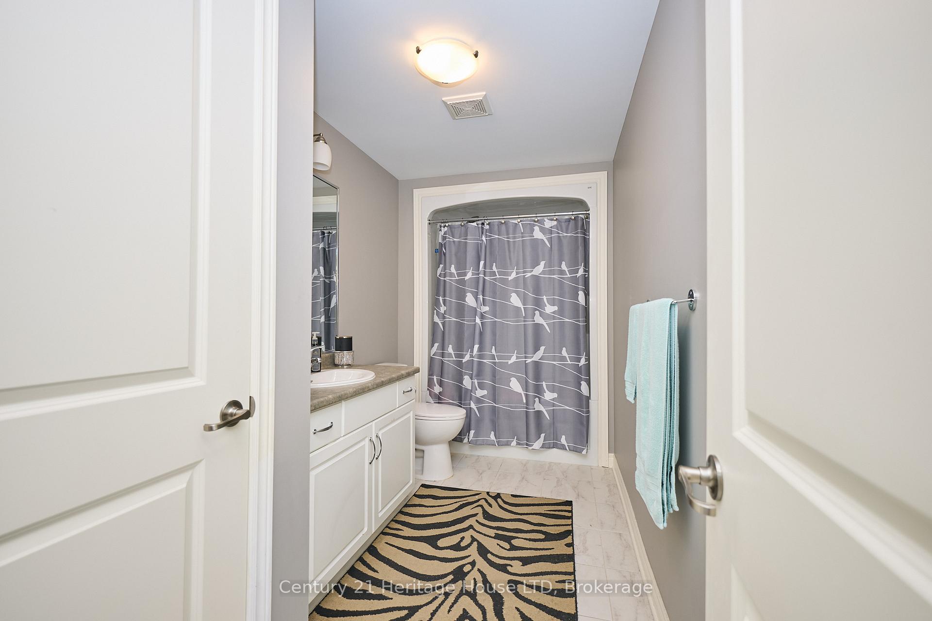 Photo 13 of 450 Classic Avenue, Welland, Lincoln/Crowland — HOMEH