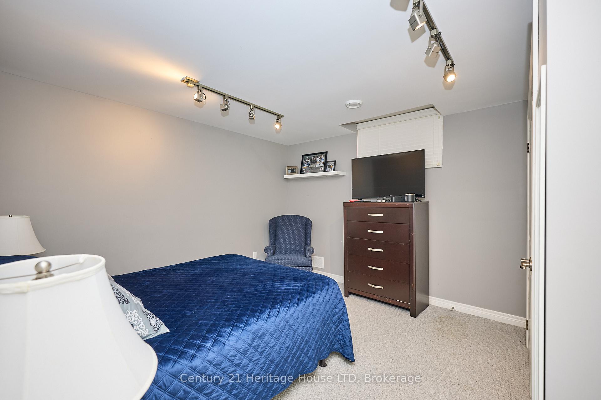 Photo 14 of 450 Classic Avenue, Welland, Lincoln/Crowland — HOMEH