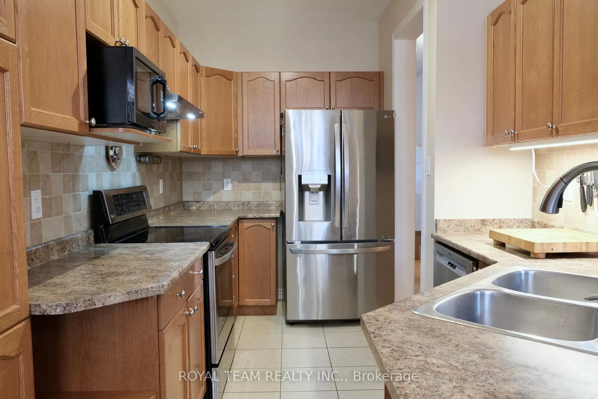 Photo 7 of 76 Degas Drive, Vaughan, Patterson — HOMEH