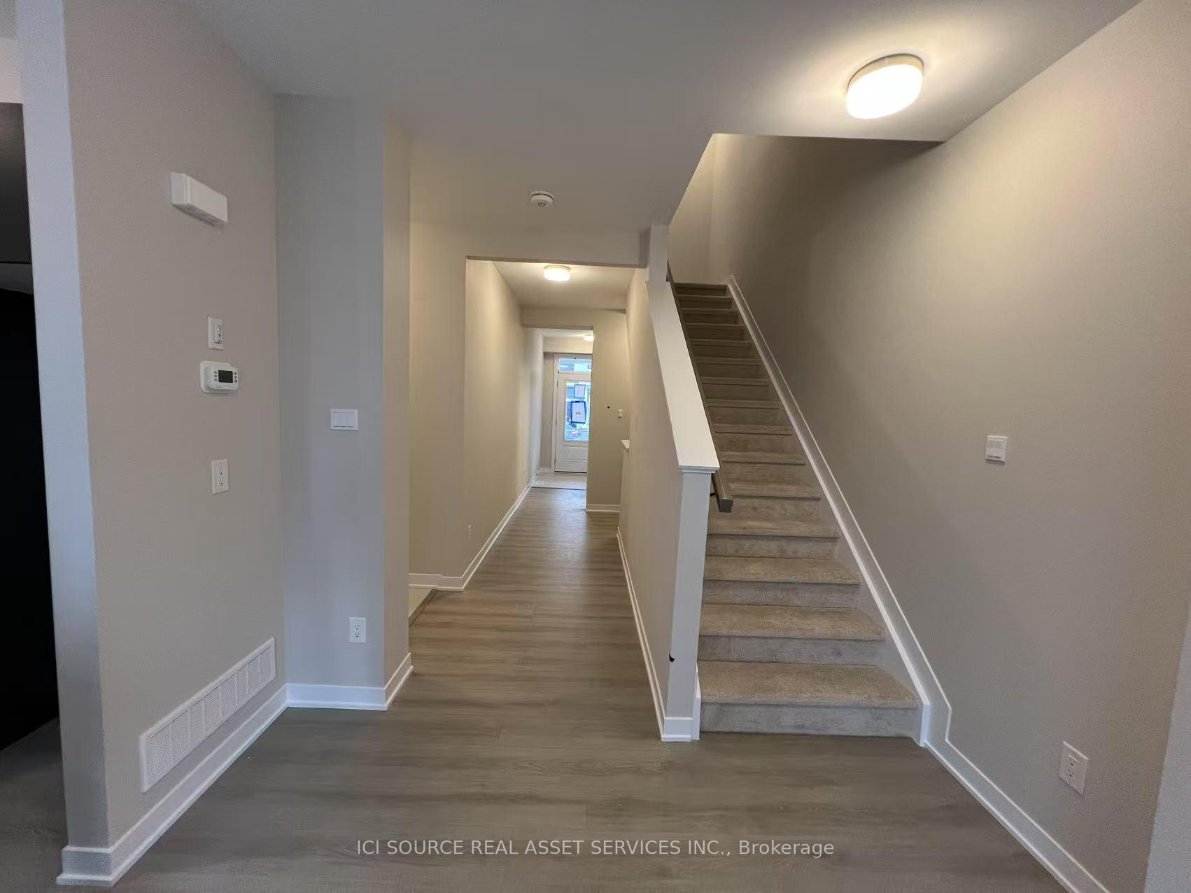 Photo 9 of 376 Les Emmerson Drive, Ottawa, Barrhaven - Heritage Park — HOMEH