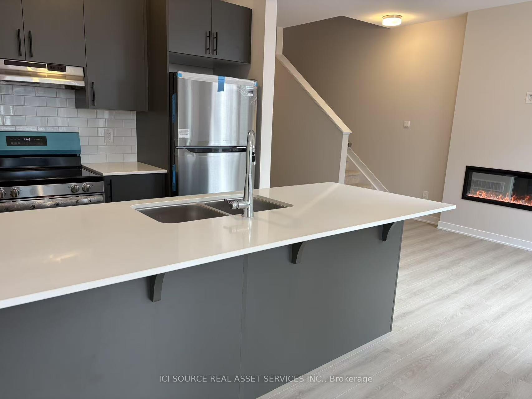 Photo 11 of 376 Les Emmerson Drive, Ottawa, Barrhaven - Heritage Park — HOMEH