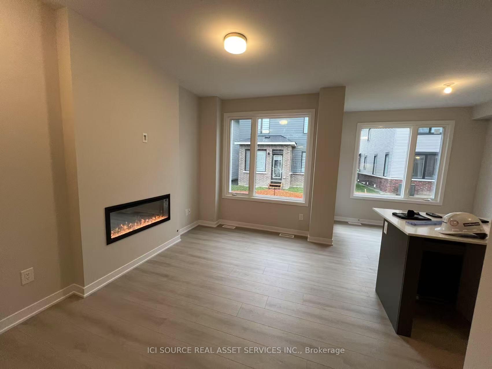 Photo 10 of 376 Les Emmerson Drive, Ottawa, Barrhaven - Heritage Park — HOMEH