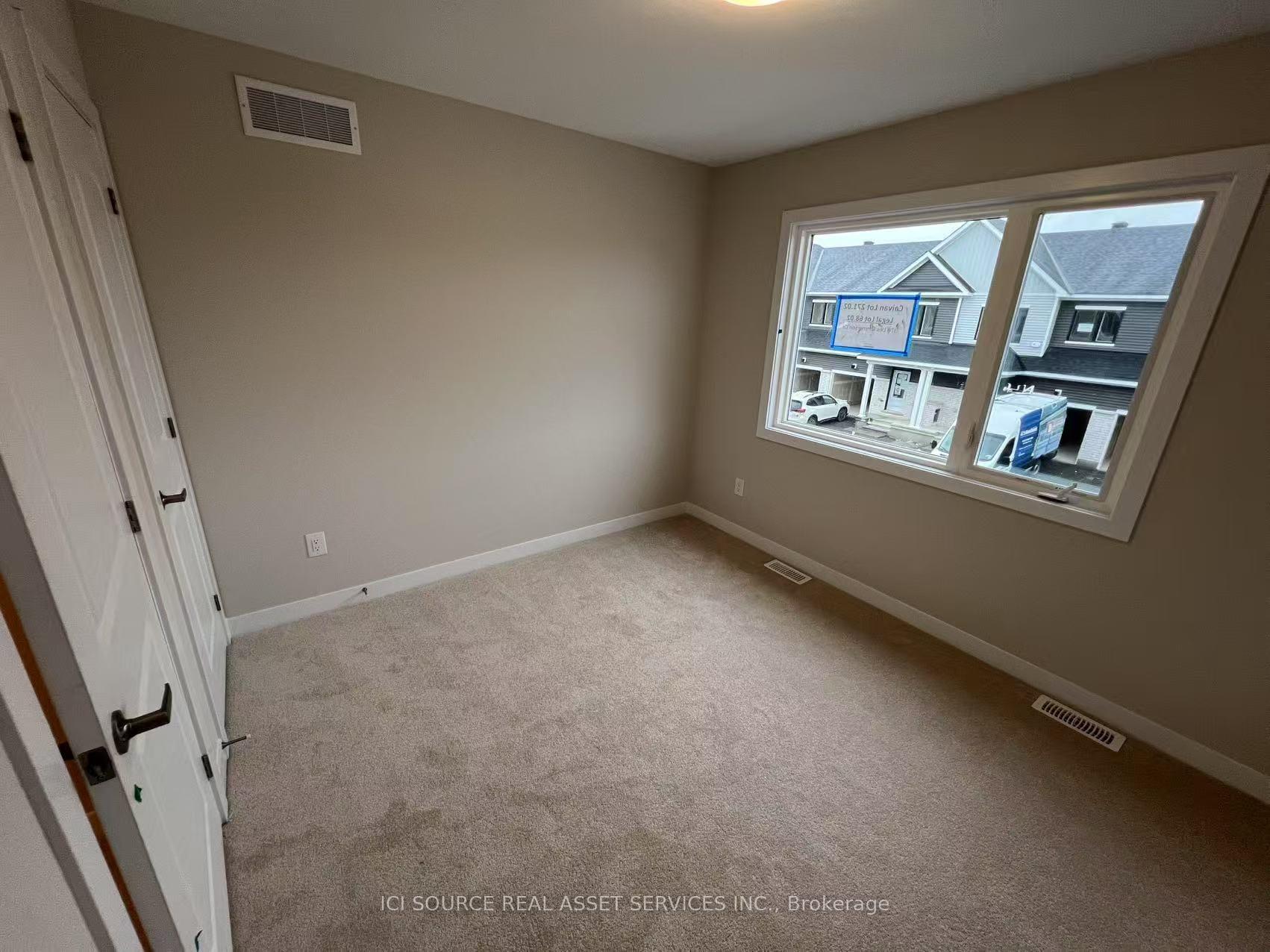Photo 19 of 376 Les Emmerson Drive, Ottawa, Barrhaven - Heritage Park — HOMEH