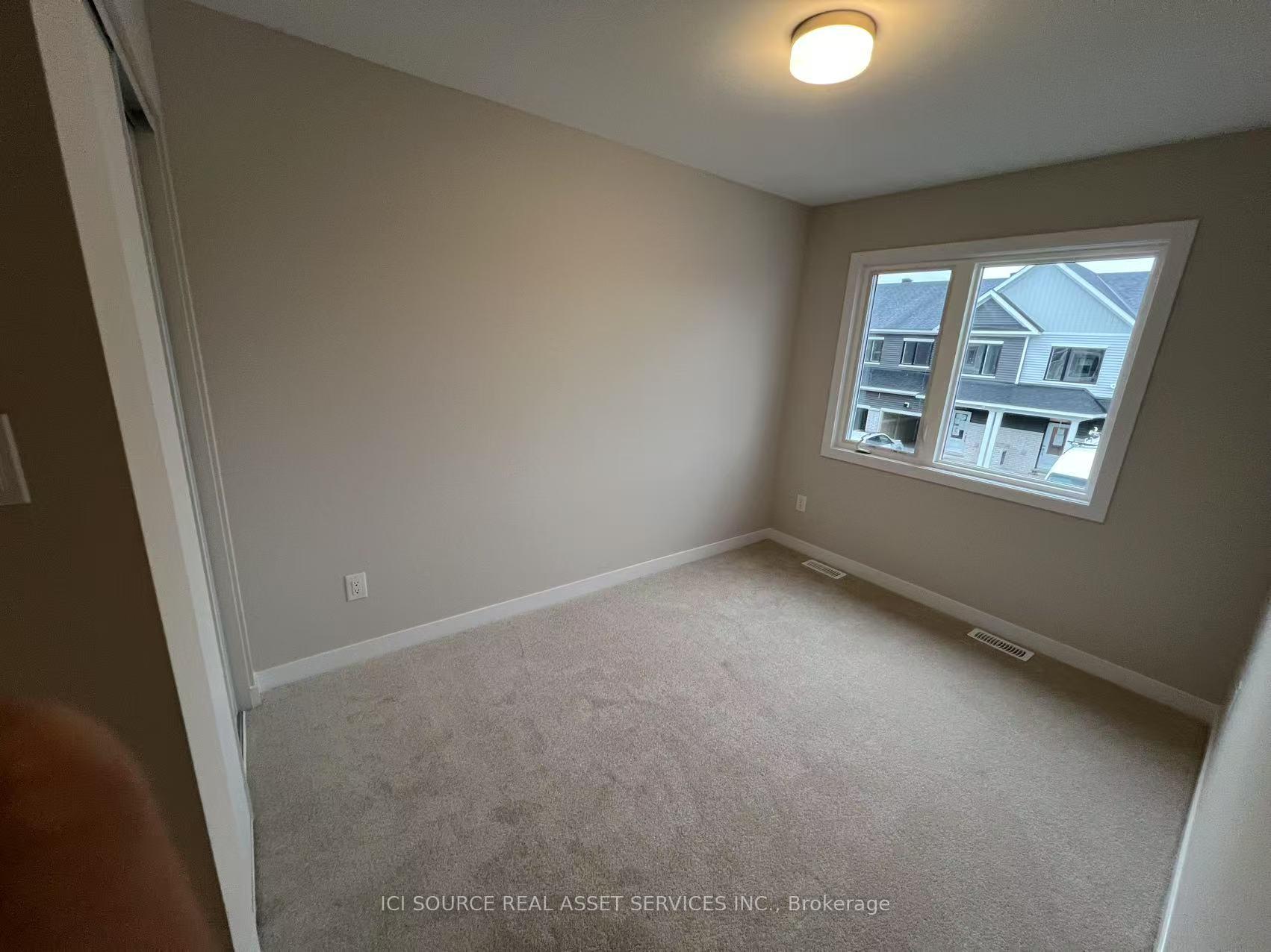 Photo 16 of 376 Les Emmerson Drive, Ottawa, Barrhaven - Heritage Park — HOMEH