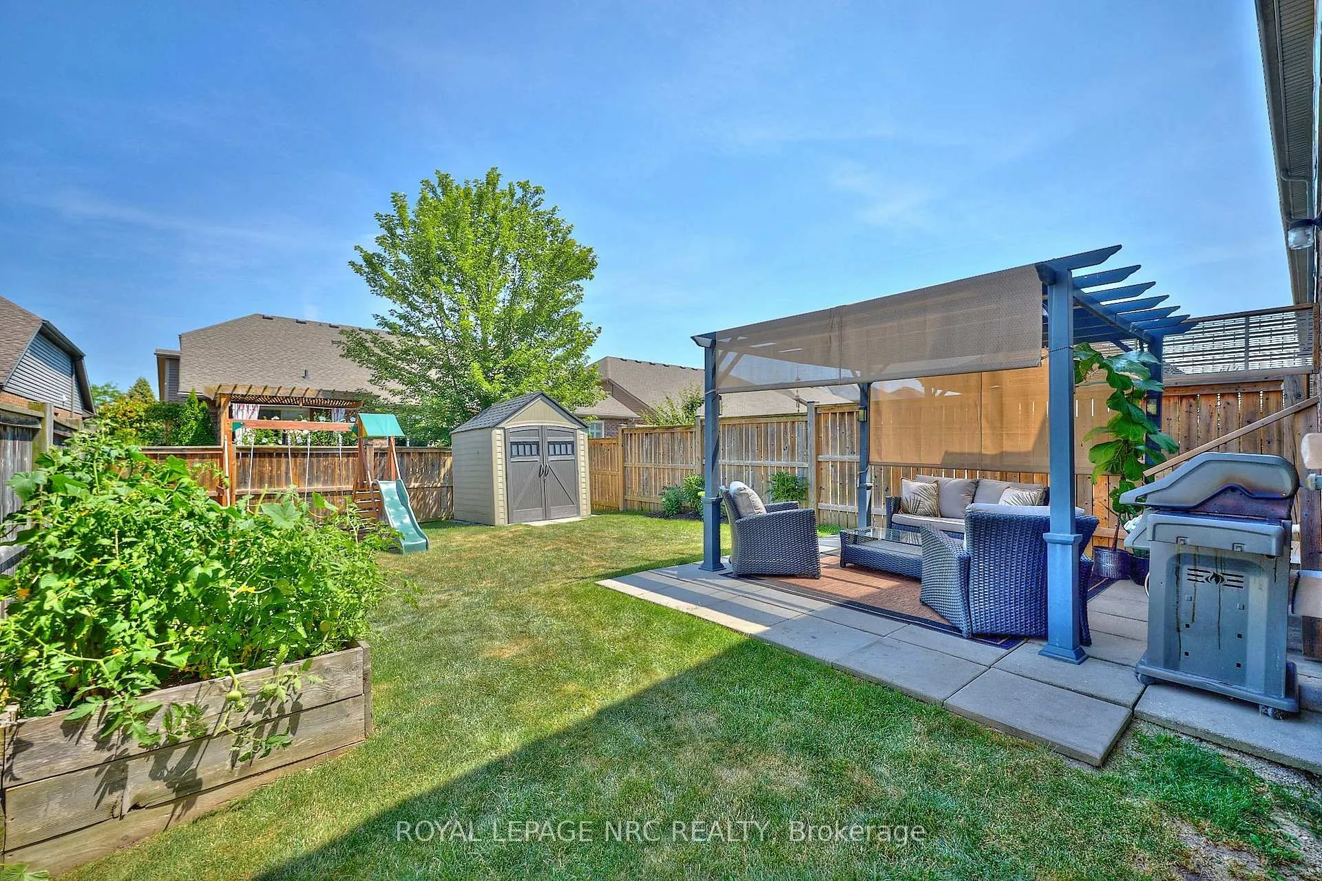 Photo 3 of 118 Roselawn Crescent, Welland, Coyle Creek — HOMEH