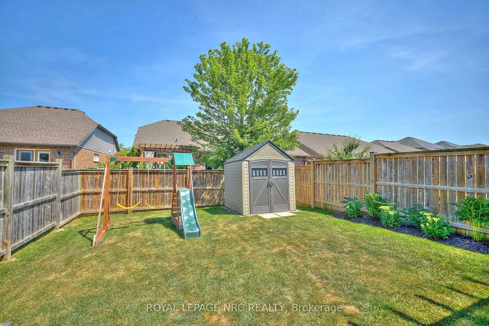 Photo 4 of 118 Roselawn Crescent, Welland, Coyle Creek — HOMEH