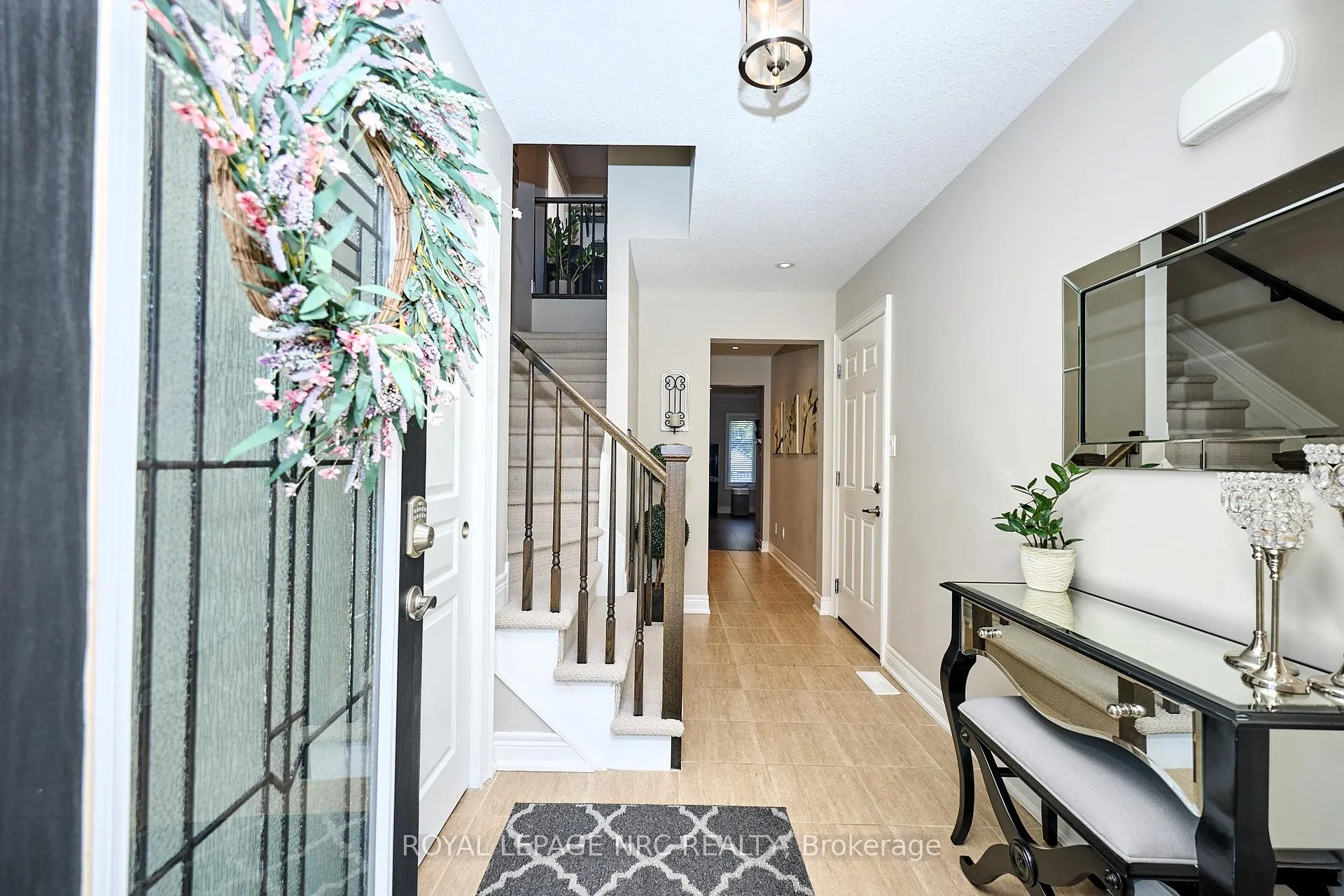 Photo 9 of 118 Roselawn Crescent, Welland, Coyle Creek — HOMEH