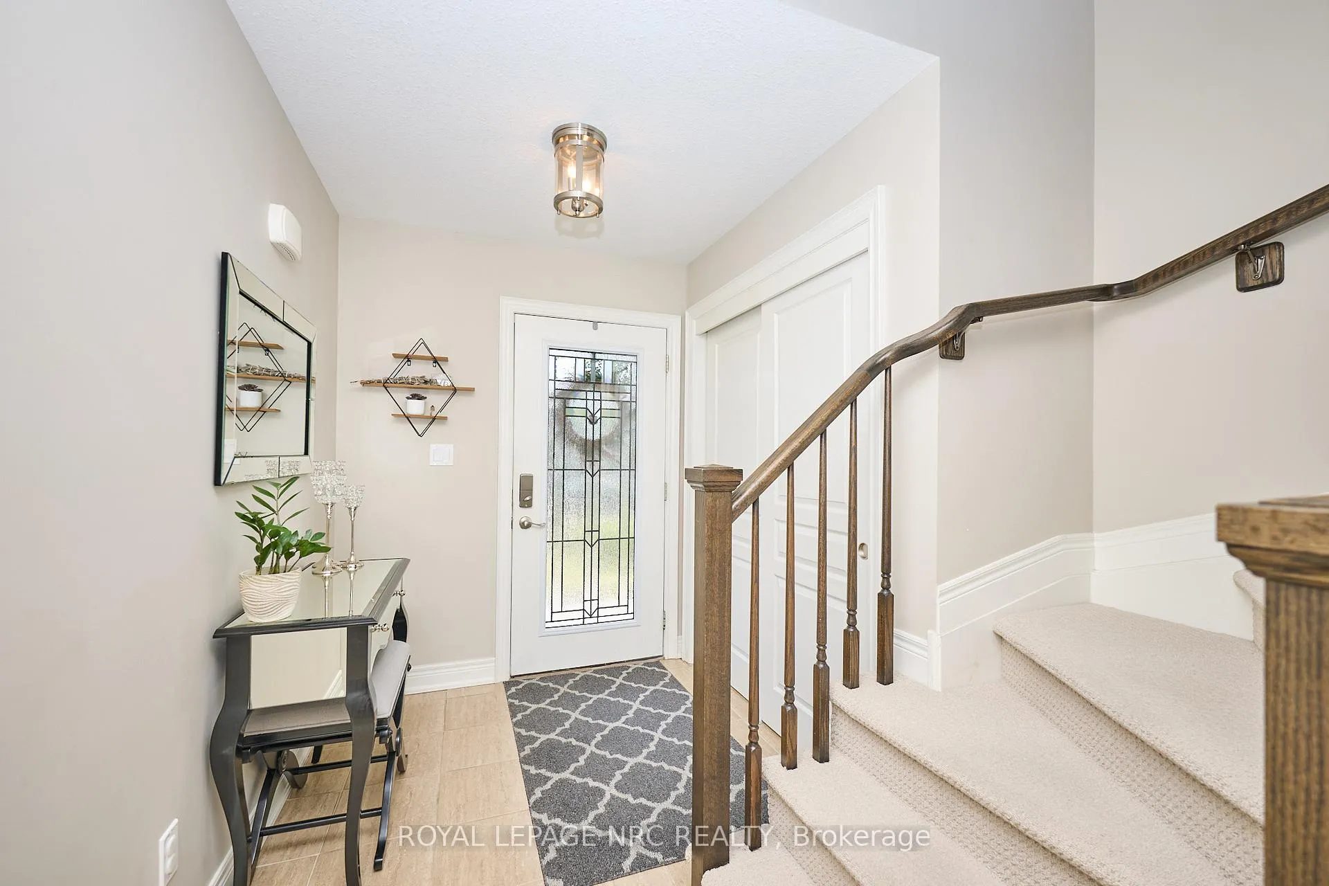 Photo 11 of 118 Roselawn Crescent, Welland, Coyle Creek — HOMEH