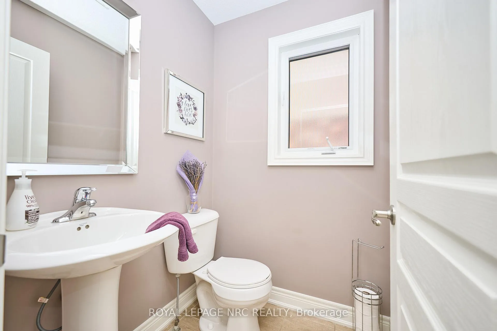 Photo 12 of 118 Roselawn Crescent, Welland, Coyle Creek — HOMEH