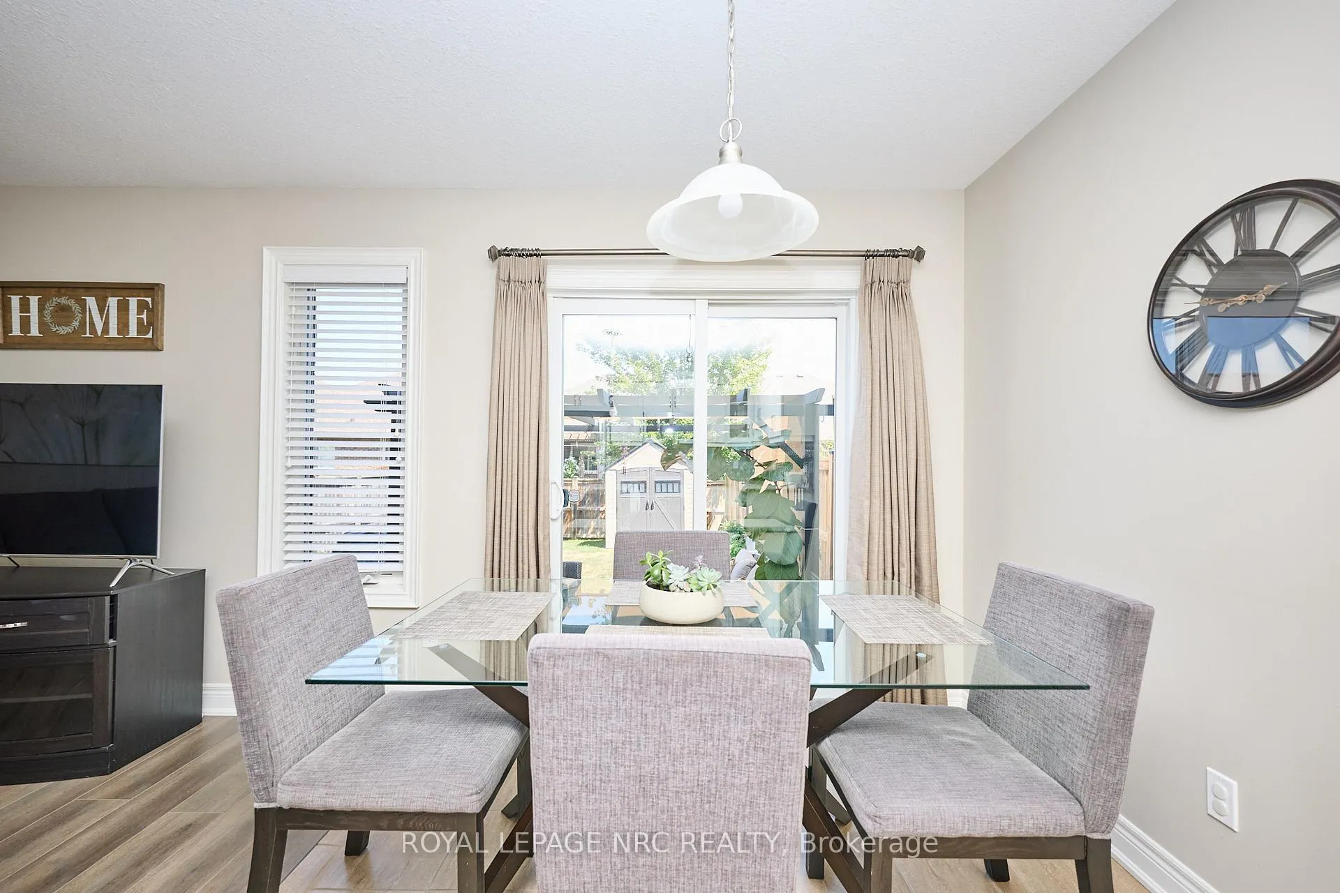 Photo 19 of 118 Roselawn Crescent, Welland, Coyle Creek — HOMEH