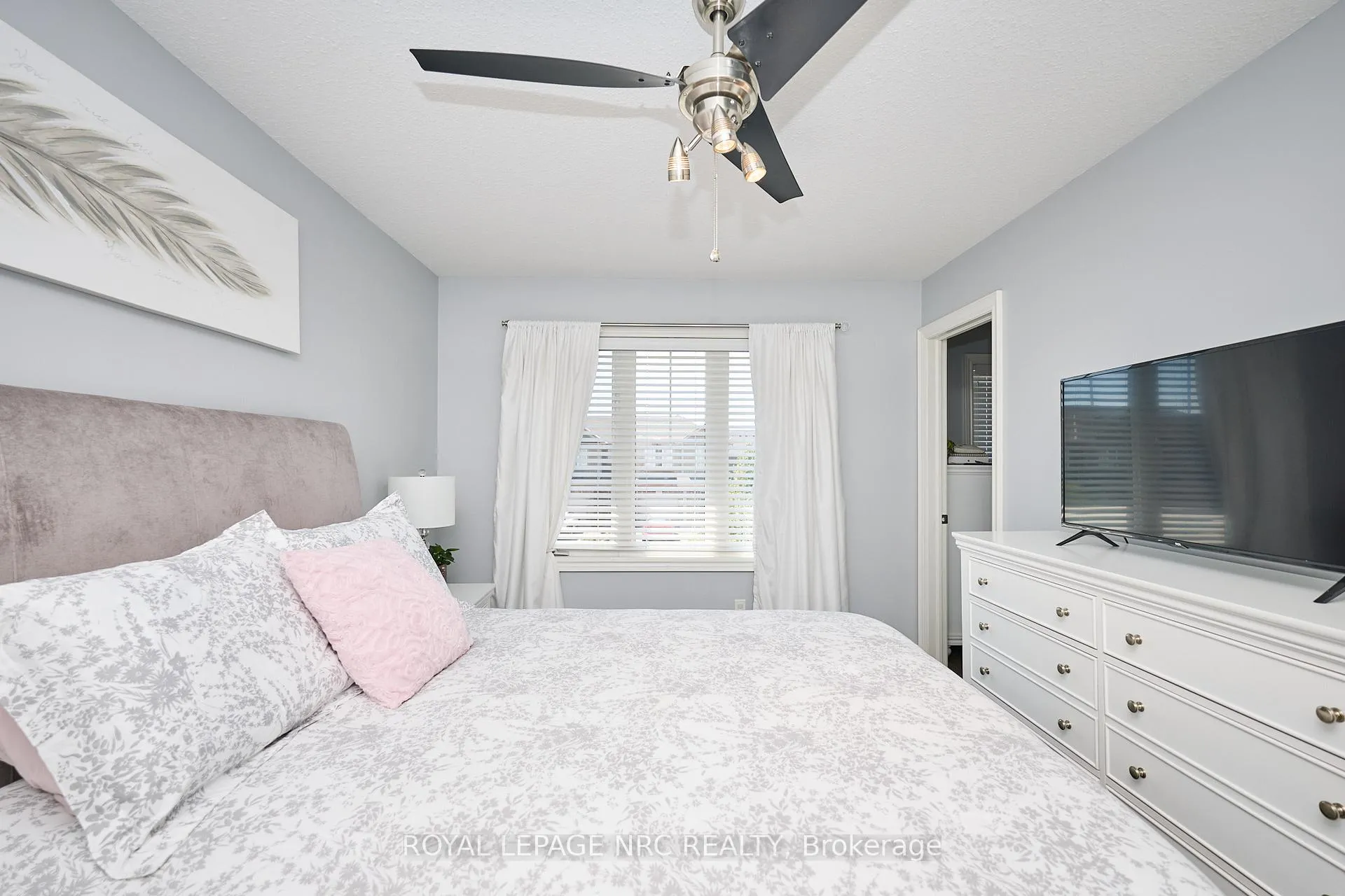 Photo 22 of 118 Roselawn Crescent, Welland, Coyle Creek — HOMEH